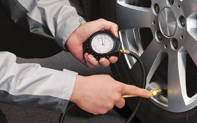 Ưu điểm tuyệt vời khi bơm lốp xe ôtô bằng khí Nitơ